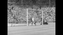 Queen watches FA Cup Final; Blackpool beats Bolton News Clip