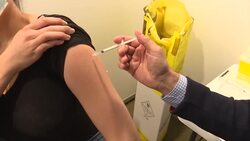 VOICED : Vacuna de Pfizer funciona frente a variante india pero es "ligeramente” menos eficaz (estudio) News Clip