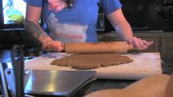 How to Make a Gingerbread House for Your Mug Instructional Video