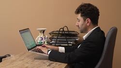 These Chinese grad students say study permit delays have left them in limbo News Clip