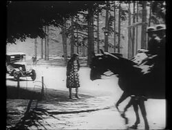 EDIT IMW931483 Fashionable, independent women in 1920s Paris Stock Footage