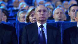 The Fall of the Berlin Wall with Rory Maclean: Putin's Russia Instructional Video