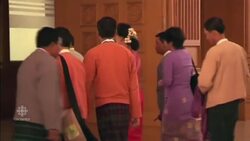 Aung San Suu Kyi enters Burma parliament as country's leader News Clip