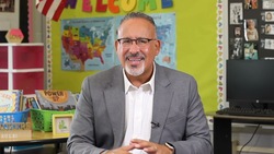 Miguel Cardona, Ed.D. - Ser Bilingüe es un Superpoder Instructional Video