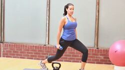 How to Do a Walking Lunge for a Bikini Workout Instructional Video