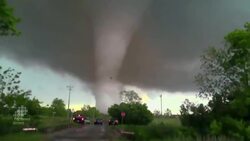 Dramatic video of Oklahoma tornado News Clip