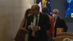 CLEAN : French minister urges people to 'get vaccinated' to travel to Spain News Clip