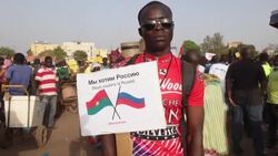 CLEAN : Thousands gather in the capital of Burkina Faso to support the junta News Clip