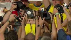 Armand Duplantis claims pole vault gold medal, sets new world record News Clip