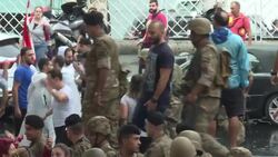 CLEAN : Protesters confront Lebanese soldiers attempting to open roads (2) News Clip