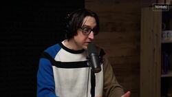 iPhone 9 release and high-end vs. low-end smartphones Instructional Video