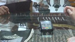 CLEAN : Saudis rush to buy goods before VAT tax increase News Clip