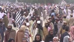 CLEAN : Islamist marchers gather in Pakistan capital for anti govt march News Clip