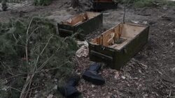 VOICED : El discreto campamento de mil soldados rusos en un bosque cerca de Kiev News Clip