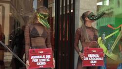 PETA ‘crocodiles’ protest against Hermès News Clip