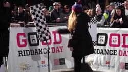 CLEAN : New Yorkers bid farewell to 2022 bad memories on Good Riddance Day News Clip