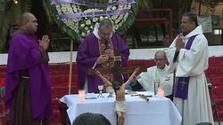 CLEAN : Rescuers attend religious ceremony to mark Mexico quakes News Clip