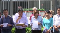 Media petition HKong govt over foreign journalist visa refusal Instructional Video