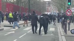CLEAN : Lille: Tensions during an anti-Zemmour protest News Clip