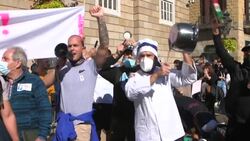 CLEAN : Rstaurant sector staff protest against the new restrictions in Barcelona News Clip