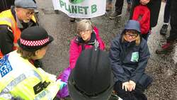 Extinction Rebellion: Arrests made in the City of London News Clip