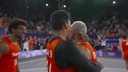 Worthy de Jong of the Netherlands hits the game winning basket over France Instructional Video