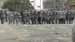 Clashes between police and protesters in Caracas Instructional Video