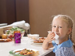Learning About Cutlery and Table Manners with Nova and Curious Instructional Video