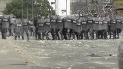 Clashes between police and protesters in Caracas Instructional Video