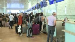 CLEAN : Long queues at Tel Aviv airport as Israel restricts outgoing flights to bolster virus lockdown News Clip
