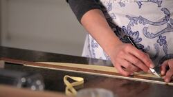 How to Do a Stripe Design on a Wedding Cake Instructional Video