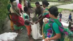 CLEAN : Bangladeshis reinforce dam as 'super cyclone' nears News Clip
