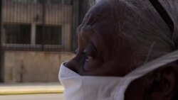 CLEAN : Cubans visit US embassy as consular services reopen in Havana News Clip