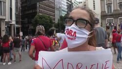 VOICED : Miles de brasileños salen a las calles contra Bolsonaro News Clip