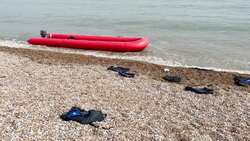 Migrant crossings continue amid spell of warm weather in Kent News Clip