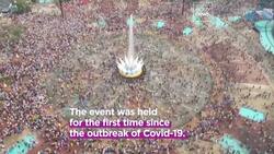 Watch footage from the first Chinese Water-sprinkling festival since the pandemic News Clip