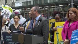 Comptroller report reveals failures in NYC's 60-day rule for asylum families News Clip