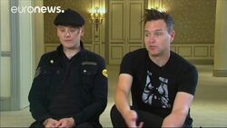 Blink-182’s homage to California rocks to the top of the charts News Clip