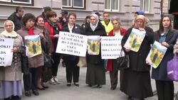 CLEAN : Srebrenica survivors protest Handke's Nobel prize News Clip