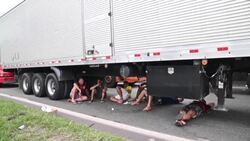 VOICED : Bloqueos en carreteras y seguridad reforzada en Brasilia tras derrota de Bolsonaro News Clip