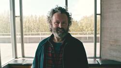 Michael Sheen reads the poetry of Dylan Thomas at the National Theatre News Clip