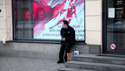 Muscovites go about their business in wake of Ukraine invasion News Clip