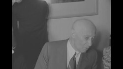 Italian Foreign Minister Gaetano Martino and wife visit Paramount Pictures lot and set of "The Ten Commandments" News Clip