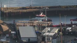 VOICED : Cientos de migrantes siguen llegando a las costas inglesas pese a la cercanía del invierno News Clip