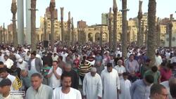 Muslims worldwide celebrate Eid al-Fitr 2022 News Clip
