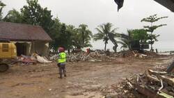 Clear up underway in Java following tsunami  Instructional Video