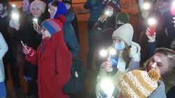CLEAN : Russians hold torches at St Petersburg flashmob in support of Alexei Navalny News Clip