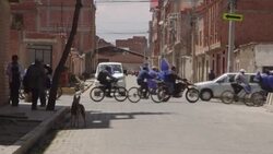 VOICED : La campaña electoral en Bolivia se sube a la bicicleta por la pandemia News Clip