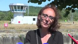 CLEAN : French officials considering multiple options for Beluga whale stranded in the Seine river News Clip