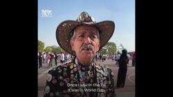 Pin collector becomes a celebrity among World Cup fans News Clip